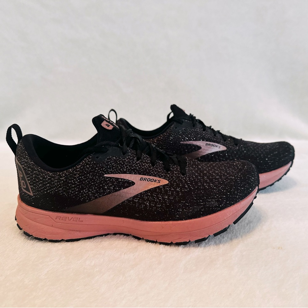 Brooks Revel 4 Tennis Shoes